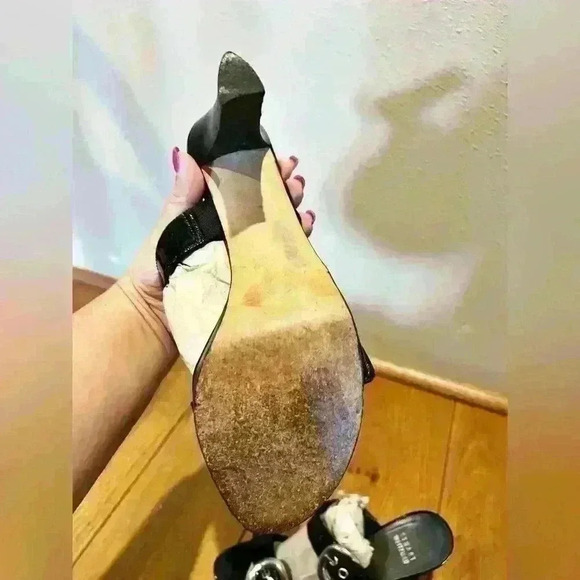 Stuart Weitzman Y2K Chunky Buckle Black Heels Size 7.5 - Picture 9 of 10